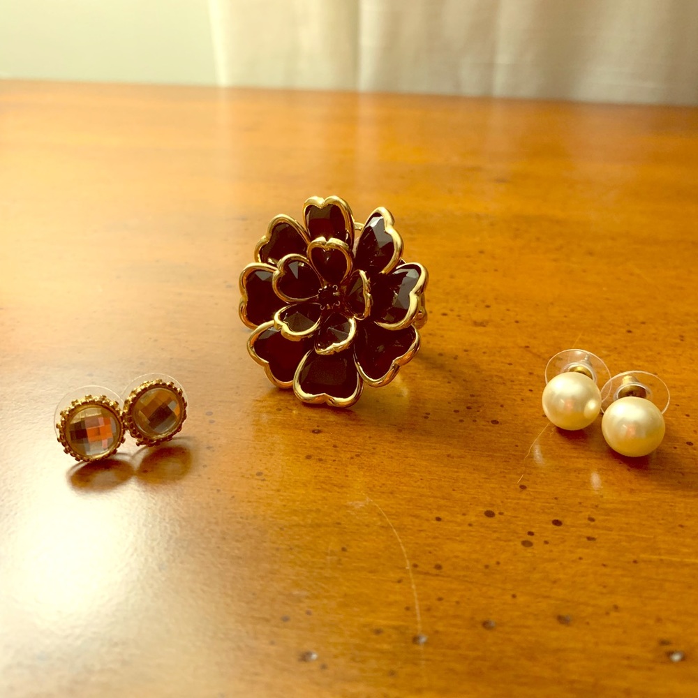 🌸Flower ring & earring set!🌸